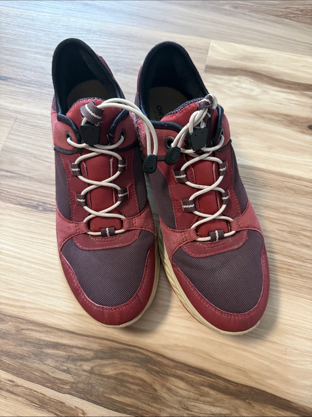 Women’s Casual Burgundy Lace-Quick Sneakers
